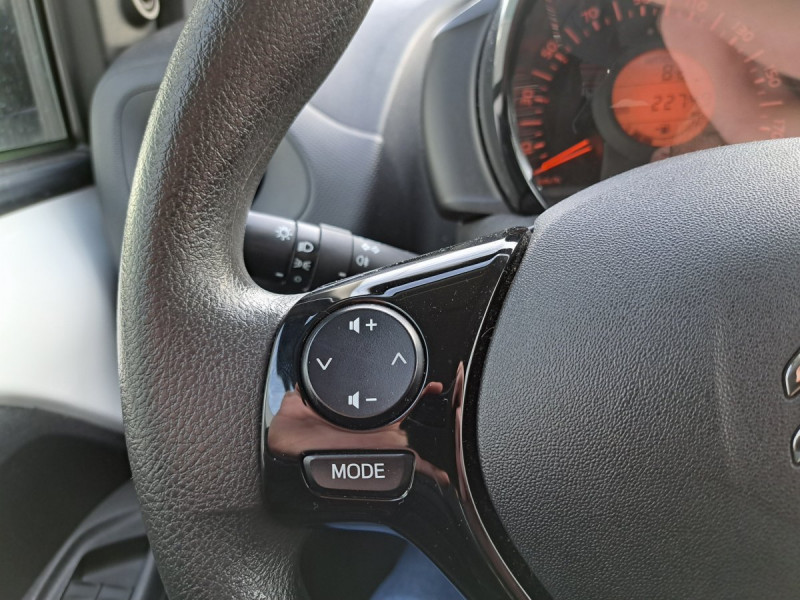 Photo 13 de l'offre de Citroën C1 (2) VTi 72 S&S BVM Feel à 9490€ chez Carlyss automobiles Vitré