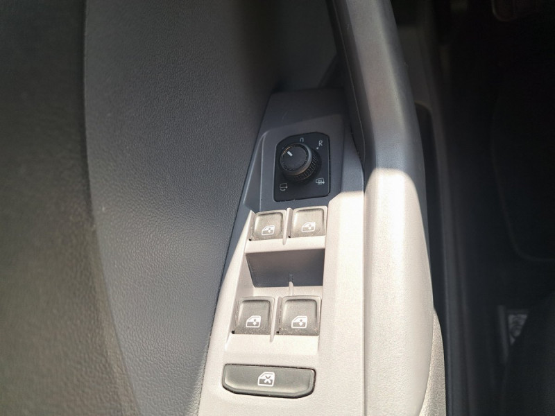 Photo 23 de l'offre de VOLKSWAGEN T-cross 1.0 TSI 110ch Lounge Business à 16490€ chez Carlyss automobiles Vitré
