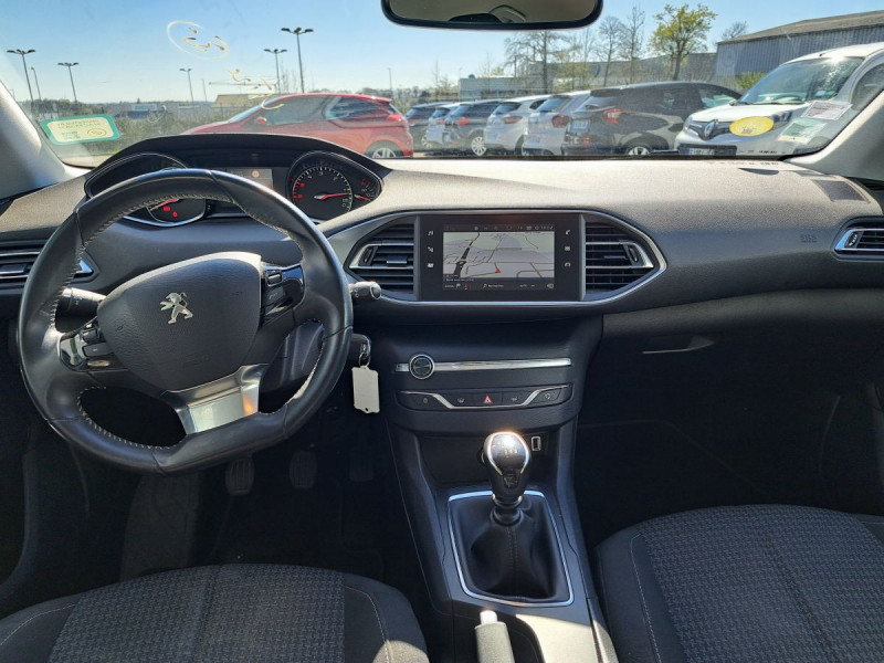 Photo 8 de l'offre de PEUGEOT 308 (2) BlueHDi 130 S&S ACTIVE BUSINESS à 12490€ chez Carlyss automobiles Vitré
