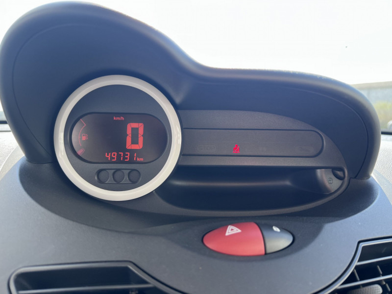 Photo 10 de l'offre de Renault Twingo (2) Expression 1.2 16v 75ch LEV Eco2 à 6290€ chez Carlyss automobiles Vitré