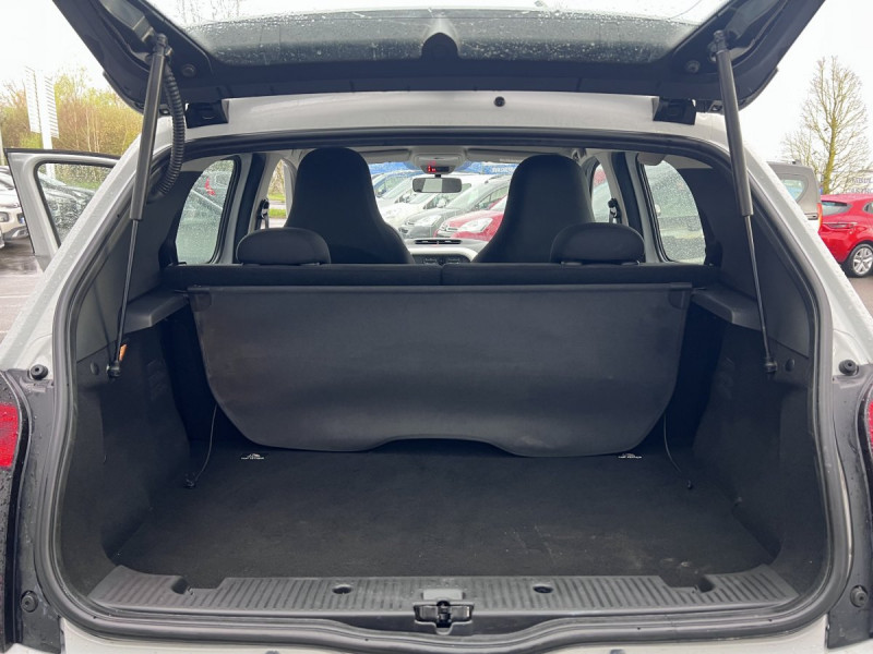Photo 12 de l'offre de Renault Twingo (3) Zen SCe 70 BC à 7490€ chez Carlyss automobiles Vitré