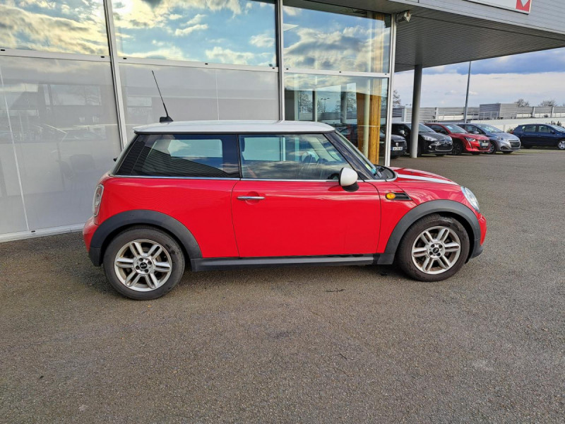 Photo 4 de l'offre de Mini Mini (3) Cooper D 112 ch BVA6 à 11490€ chez Carlyss automobiles Vitré