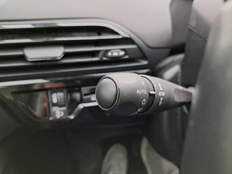 Photo 15 de l'offre de CITROEN C4 Picasso (2) BlueHDi 120 S&S EAT6 Business à 12990€ chez Carlyss automobiles Vitré
