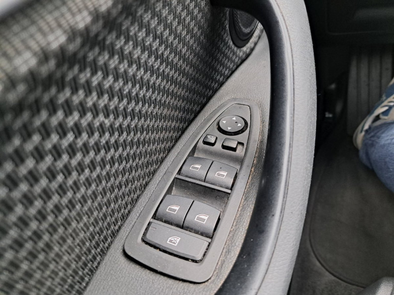 Photo 20 de l'offre de BMW X1 (2) sDrive18d Lounge BVA8 à 22490€ chez Carlyss automobiles Vitré
