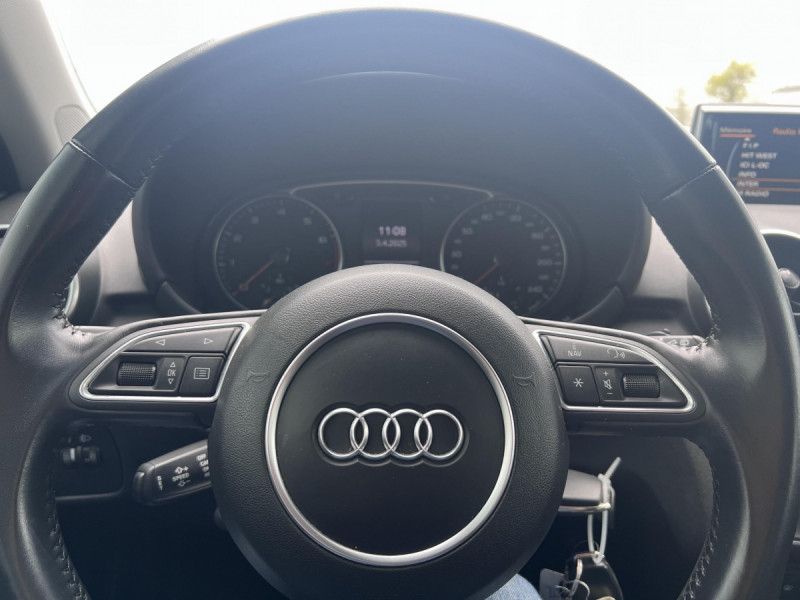 Photo 14 de l'offre de AUDI A1 Sportback 1.0 TFSI 95 ultra Business Line à 16490€ chez Carlyss automobiles Vitré