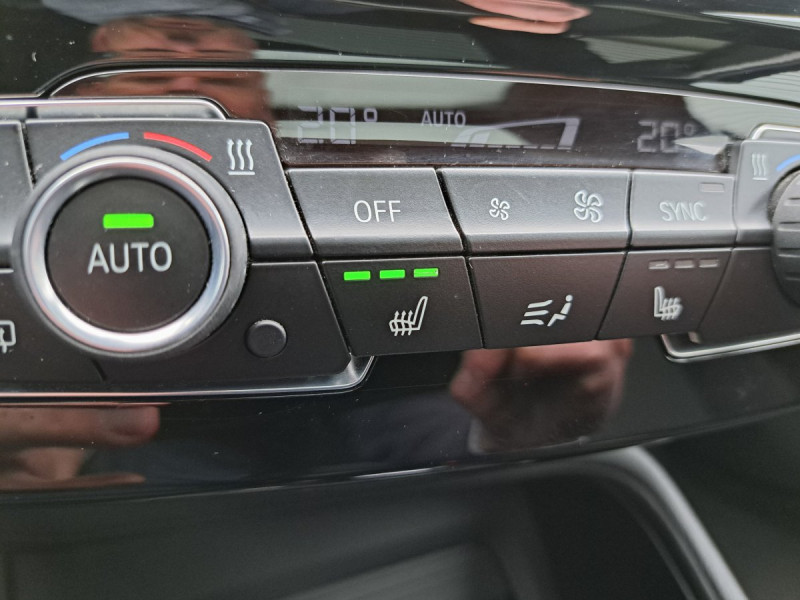 Photo 15 de l'offre de BMW X1 (2) sDrive18d Lounge BVA8 à 22490€ chez Carlyss automobiles Vitré