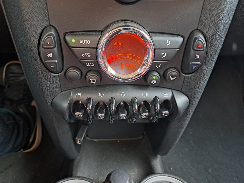 Photo 9 de l'offre de Mini Mini (3) Cooper D 112 ch BVA6 à 11490€ chez Carlyss automobiles Vitré