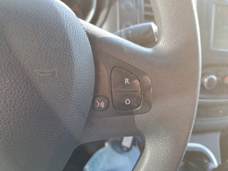 Photo 12 de l'offre de Renault Trafic (3) NV FG CF L1H1 1200 dCi 120 S&S  14575 euros HT à 17490€ chez Carlyss automobiles Vitré