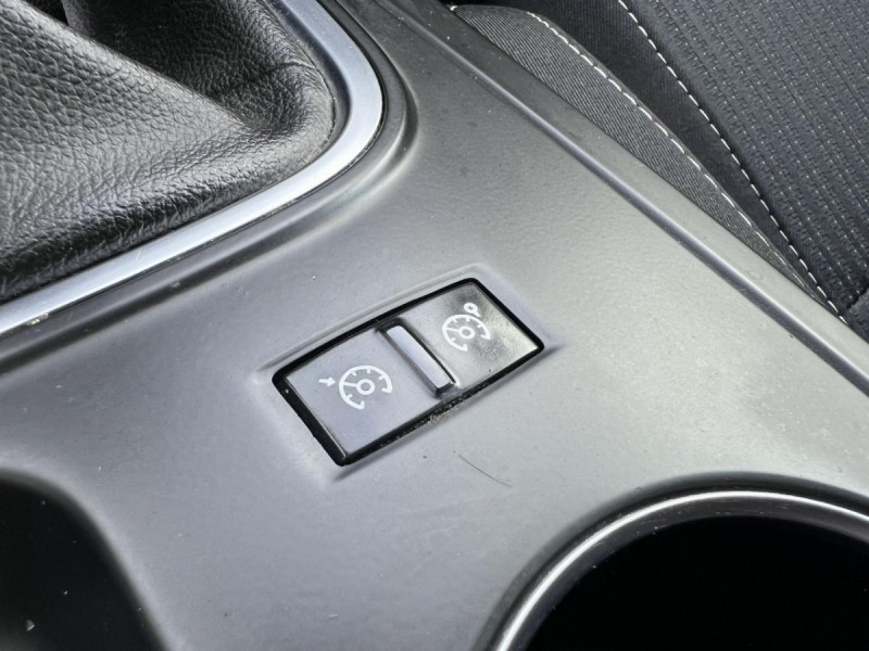Photo 9 de l'offre de Renault Mégane Berline (4) Business Blue dCi 115 à 11290€ chez Carlyss automobiles Vitré