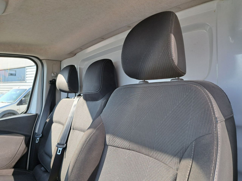 Photo 8 de l'offre de Renault Trafic (3) NV FG CF L1H1 1200 dCi 120 S&S  14575 euros HT à 17490€ chez Carlyss automobiles Vitré