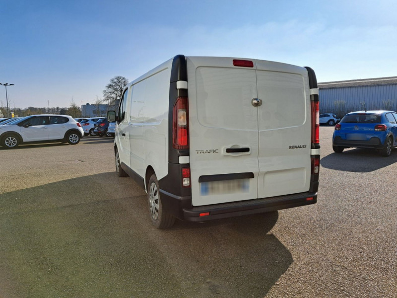 Photo 5 de l'offre de Renault Trafic (3) NV FG CF L1H1 1200 dCi 120 S&S  14575 euros HT à 17490€ chez Carlyss automobiles Vitré