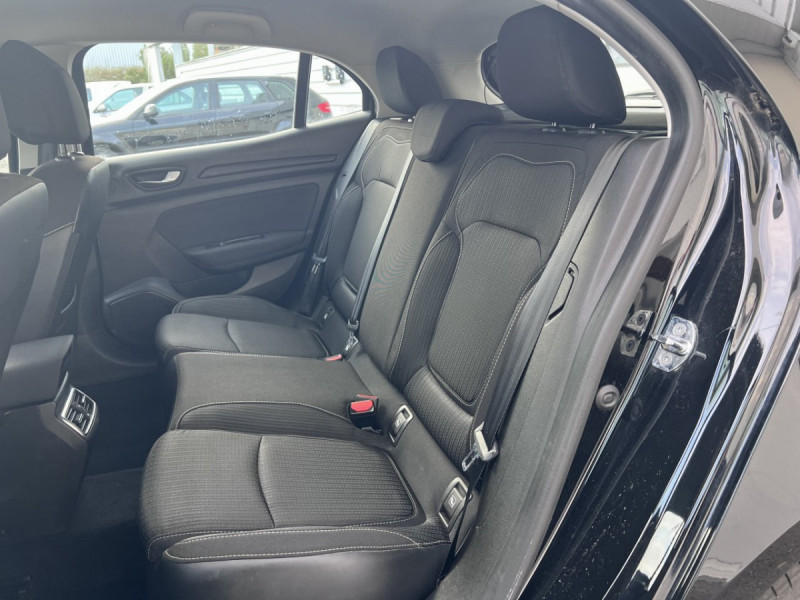 Photo 7 de l'offre de Renault Mégane Berline (4) Business Blue dCi 115 à 11290€ chez Carlyss automobiles Vitré