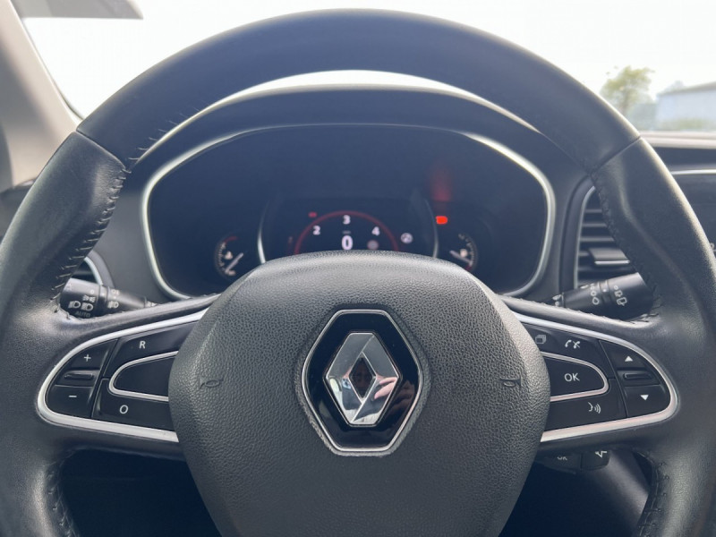 Photo 17 de l'offre de Renault Mégane Berline (4) Business Blue dCi 115 à 11290€ chez Carlyss automobiles Vitré