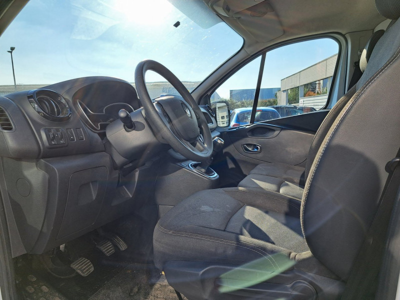 Photo 7 de l'offre de Renault Trafic (3) NV FG CF L1H1 1200 dCi 120 S&S  14575 euros HT à 17490€ chez Carlyss automobiles Vitré