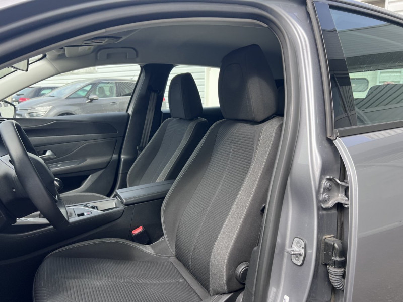 Photo 6 de l'offre de Peugeot 308 (3) BlueHDI 130 ACTIVE PACK à 17990€ chez Carlyss automobiles Vitré