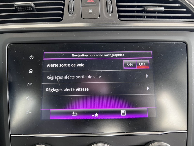 Photo 14 de l'offre de RENAULT Kadjar Evolution dCi 115 EDC à 17490€ chez Carlyss automobiles Vitré