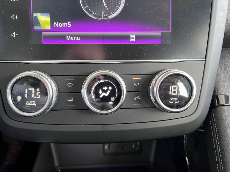 Photo 10 de l'offre de RENAULT Kadjar Evolution dCi 115 EDC à 17490€ chez Carlyss automobiles Vitré