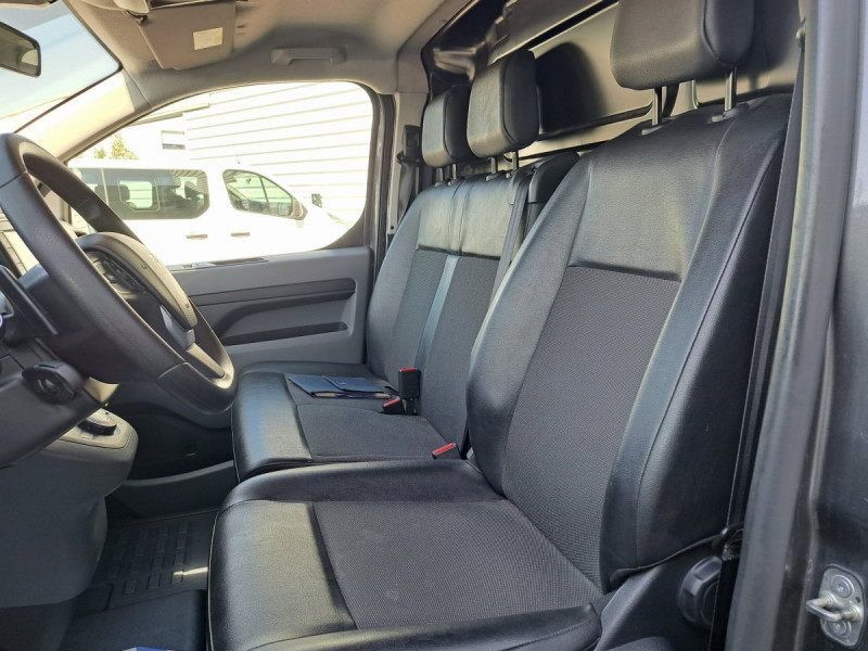 Photo 7 de l'offre de Peugeot Expert (3) 19158 euros HT BLUEHDI 180 S&S AUTO LONG Asphalt à 22990€ chez Carlyss automobiles Vitré