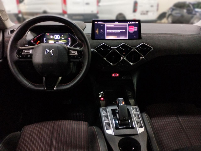 Photo 6 de l'offre de DS DS 3 Crossback 1.5 BLUEHDI 130 AUTO PERFORMANCE LINE à 24490€ chez Carlyss automobiles Vitré