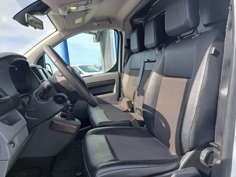 Photo 8 de l'offre de Citroën Jumpy (3) 14992 euros HT M BlueHDi 150 S&S BVM6 Club à 17990€ chez Carlyss automobiles Vitré