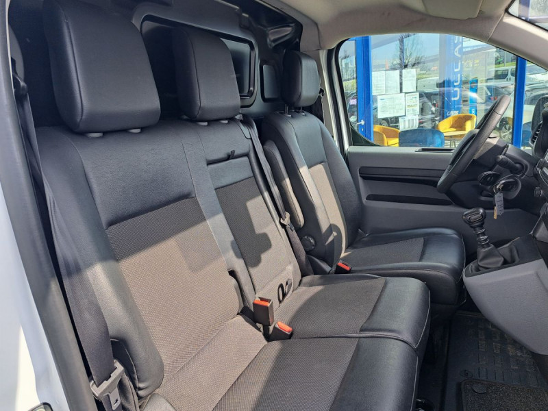 Photo 7 de l'offre de Citroën Jumpy (3) 14992 euros HT M BlueHDi 150 S&S BVM6 Club à 17990€ chez Carlyss automobiles Vitré