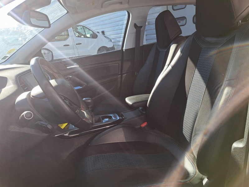 Photo 6 de l'offre de PEUGEOT 308 (2) BlueHDi 130 S&S Tech Edition à 12990€ chez Carlyss automobiles Vitré