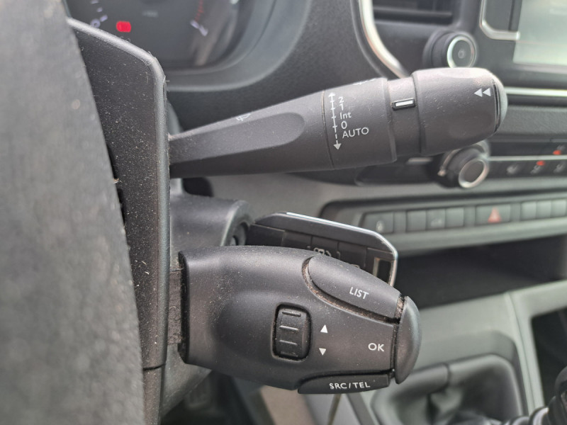 Photo 17 de l'offre de Citroën Jumpy (3) 14992 euros HT M BlueHDi 150 S&S BVM6 Club à 17990€ chez Carlyss automobiles Vitré