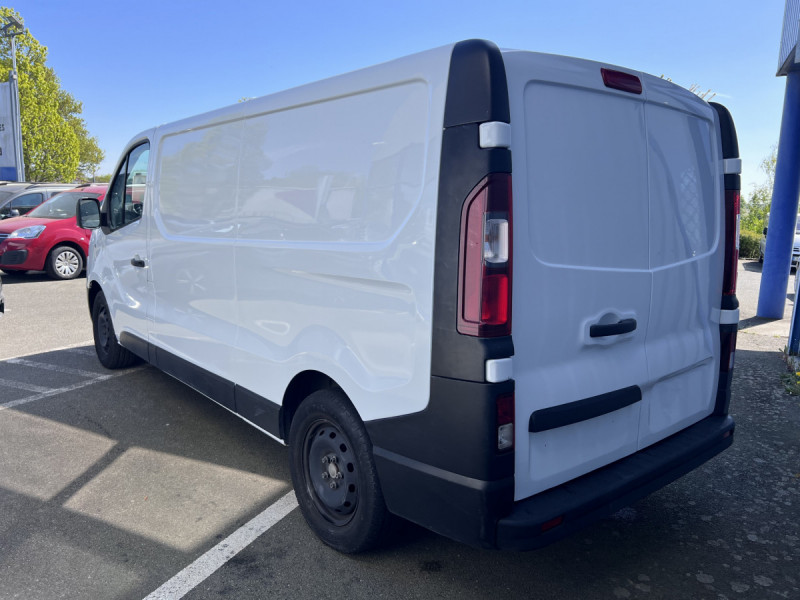 Photo 4 de l'offre de Renault Trafic (3) 19992 euros HT FG GCF L2H1 1200 Energy dCi 145 EDC à 23990€ chez Carlyss automobiles Vitré
