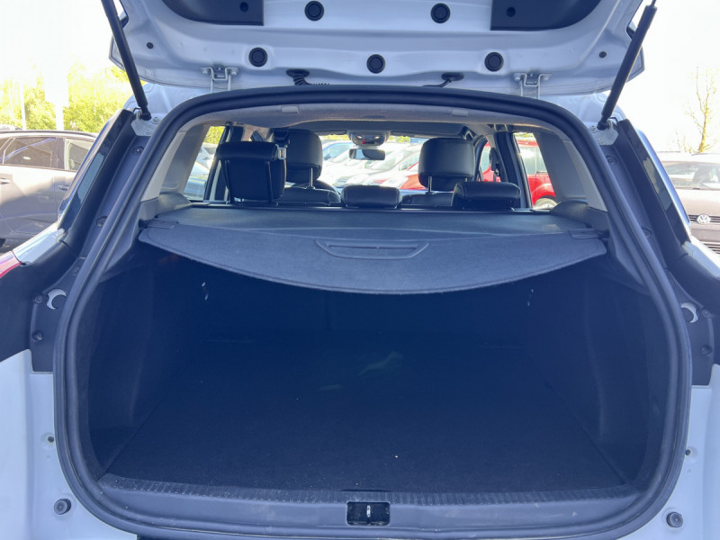 Photo 19 de l'offre de Renault Clio Estate (4) Intens TCe 90 - 18 à 11990€ chez Carlyss automobiles Vitré