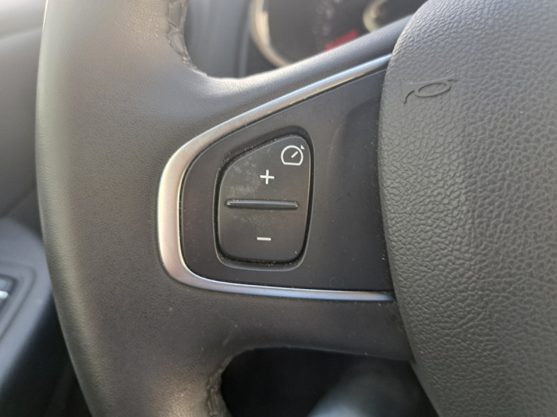 Photo 18 de l'offre de RENAULT Clio (4) Business TCe 90 à 13290€ chez Carlyss automobiles Vitré