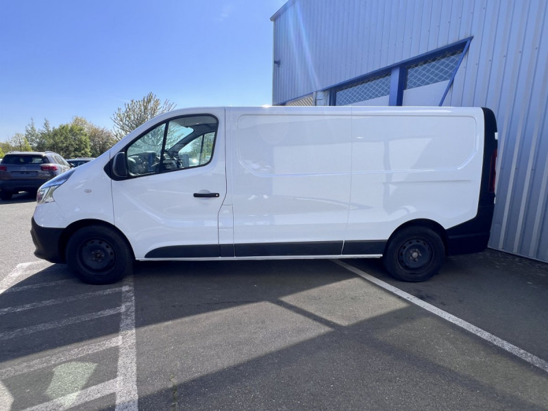 Photo 3 de l'offre de Renault Trafic (3) 19992 euros HT FG GCF L2H1 1200 Energy dCi 145 EDC à 23990€ chez Carlyss automobiles Vitré