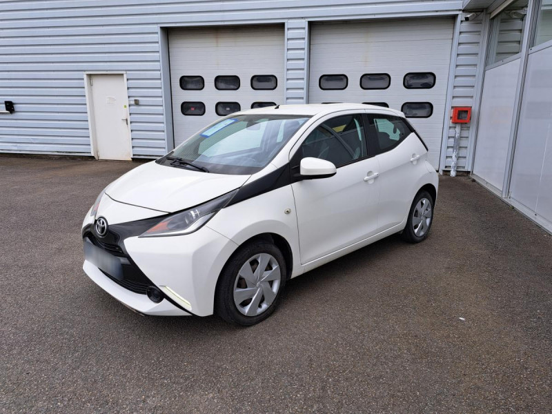 Photo 2 de l'offre de Toyota Aygo (2) 1.0 VVT-i x-play à 7790€ chez Carlyss automobiles Vitré