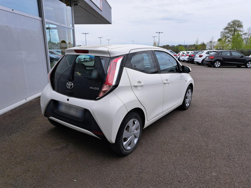 Photo 4 de l'offre de Toyota Aygo (2) 1.0 VVT-i x-play à 7790€ chez Carlyss automobiles Vitré