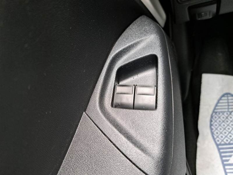 Photo 18 de l'offre de Toyota Aygo (2) 1.0 VVT-i x-play à 7790€ chez Carlyss automobiles Vitré