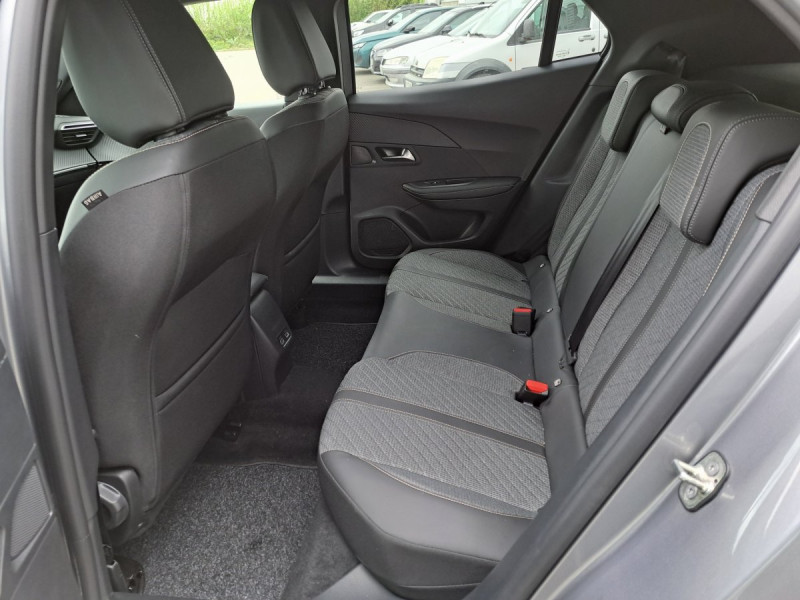 Photo 10 de l'offre de Peugeot 2008 (2) BLUEHDI 130 S&S EAT8 ALLURE PACK à 24490€ chez Carlyss automobiles Vitré