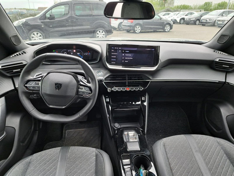 Photo 11 de l'offre de Peugeot 2008 (2) BLUEHDI 130 S&S EAT8 ALLURE PACK à 24490€ chez Carlyss automobiles Vitré