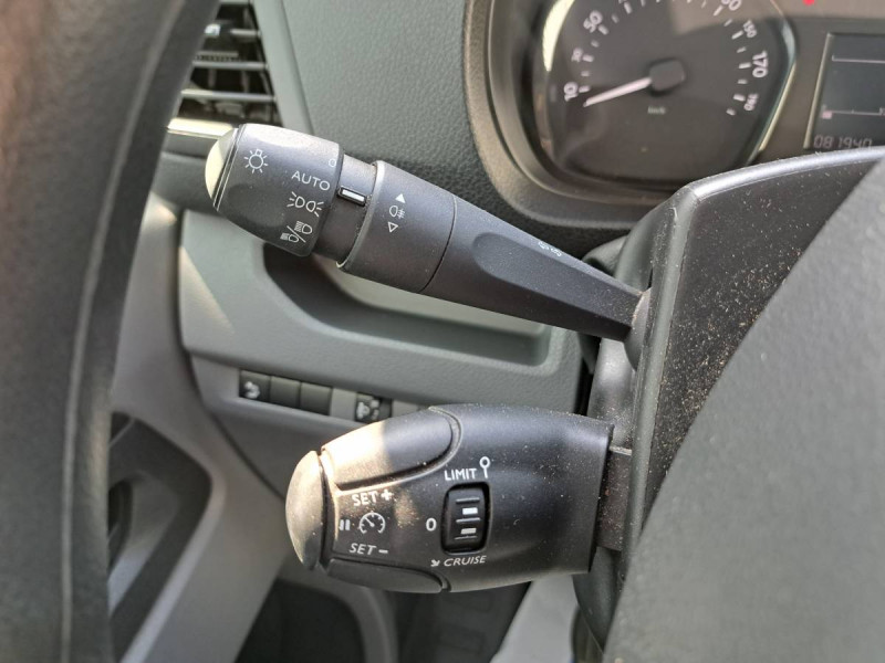 Photo 14 de l'offre de Citroën Jumpy (3) 17075 euros HT XL BlueHDi 150 S&S BVM6 CAF Club à 20490€ chez Carlyss automobiles Vitré
