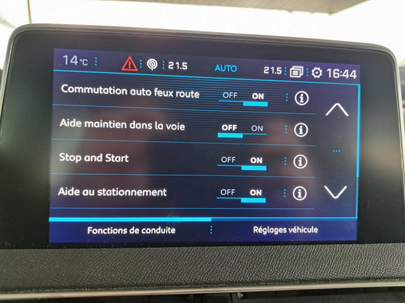 Photo 16 de l'offre de PEUGEOT 3008 (2) BlueHDi 130 S&S EAT8 Allure à 17790€ chez Carlyss automobiles Vitré