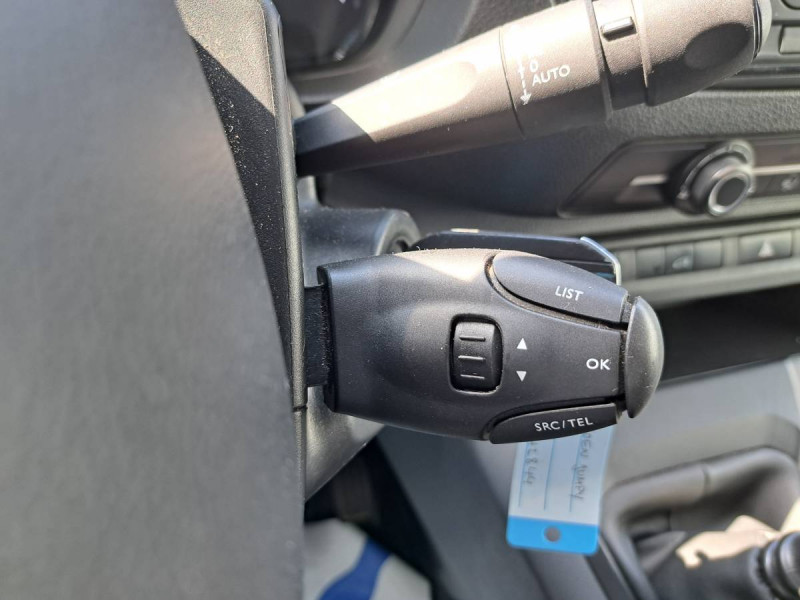 Photo 15 de l'offre de Citroën Jumpy (3) 17075 euros HT XL BlueHDi 150 S&S BVM6 CAF Club à 20490€ chez Carlyss automobiles Vitré