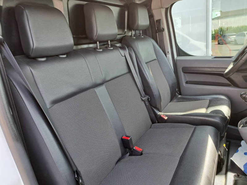 Photo 8 de l'offre de Citroën Jumpy (3) 17075 euros HT XL BlueHDi 150 S&S BVM6 CAF Club à 20490€ chez Carlyss automobiles Vitré