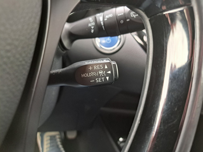 Photo 16 de l'offre de TOYOTA C-HR 1.8 HYBRIDE 122 GRAPHIC à 19990€ chez Carlyss automobiles Vitré