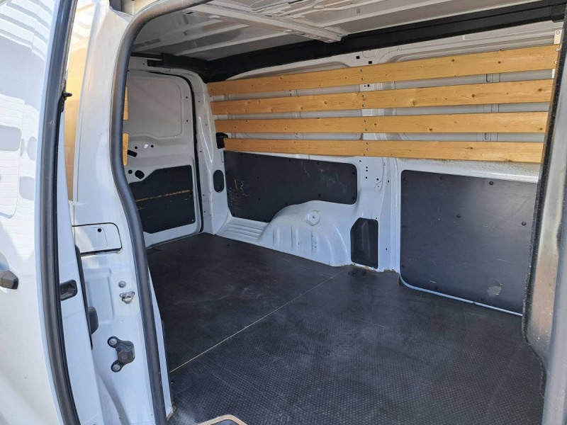 Photo 5 de l'offre de Citroën Jumpy (3) 17075 euros HT XL BlueHDi 150 S&S BVM6 CAF Club à 20490€ chez Carlyss automobiles Vitré