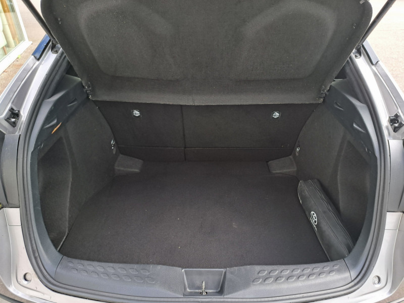Photo 24 de l'offre de TOYOTA C-HR 1.8 HYBRIDE 122 GRAPHIC à 19990€ chez Carlyss automobiles Vitré
