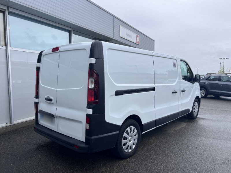 Photo 4 de l'offre de Renault Trafic (3) 19992 euros HT FG GCF L2H1 1200 Energy dCi 145 EDC à 23990€ chez Carlyss automobiles Vitré