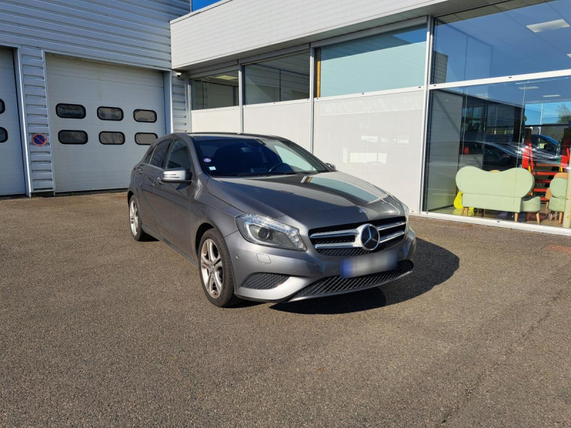 Mercedes Classe A Berline (3) A 1.6 180 Sensation Essence Gris clair Occasion à vendre