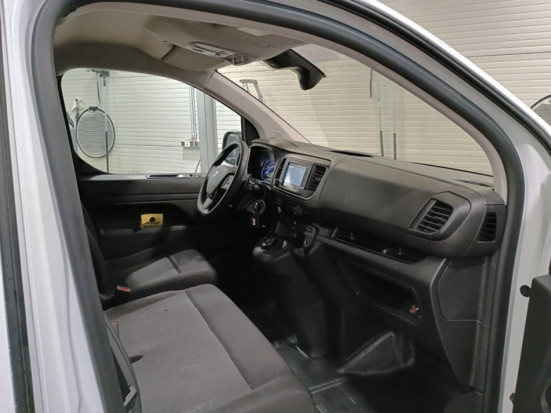 Photo 6 de l'offre de Citroën Jumpy (3) 21242 euros HT M BlueHDi 145 S&S EAT8 à 25490€ chez Carlyss automobiles Vitré