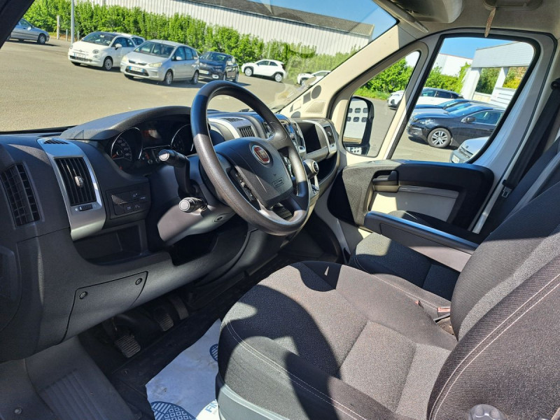 Photo 5 de l'offre de Fiat Ducato (3) 10825 euros HT Maxi 3.5 L H2 2.3 Multijet 130 Pack Pro. à 12990€ chez Carlyss automobiles Vitré