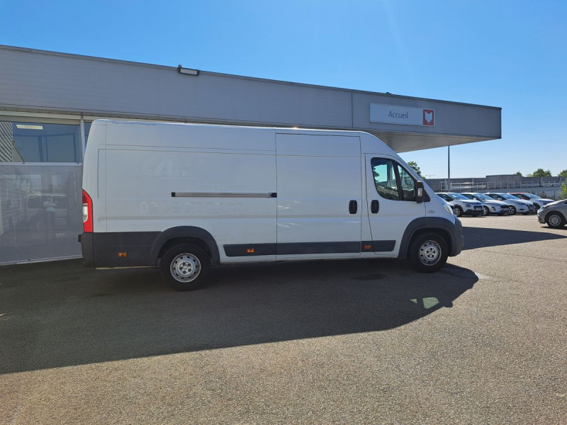 Photo 2 de l'offre de Fiat Ducato (3) 10825 euros HT Maxi 3.5 L H2 2.3 Multijet 130 Pack Pro. à 12990€ chez Carlyss automobiles Vitré