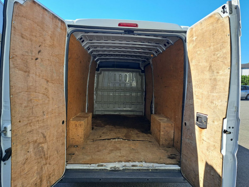 Photo 4 de l'offre de Fiat Ducato (3) 10825 euros HT Maxi 3.5 L H2 2.3 Multijet 130 Pack Pro. à 12990€ chez Carlyss automobiles Vitré