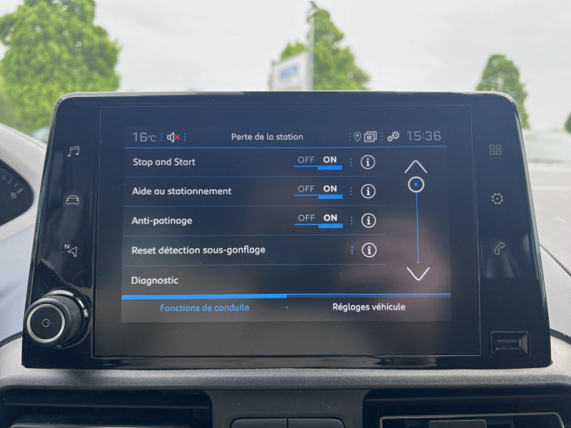 Photo 14 de l'offre de PEUGEOT Rifter BlueHDi 100 S&S Active à 15490€ chez Carlyss automobiles Vitré